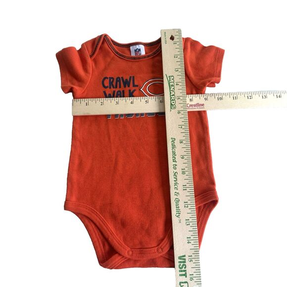 Chicago Bears One Piece Creeper Orange Short Sleeve Crawl Walk Tackle NFL 3M-6M - Picture 5 of 5